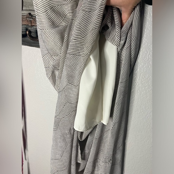 Bcbgeneration• black|white geometric maxi dress; size 4. EUC - Picture 9 of 15